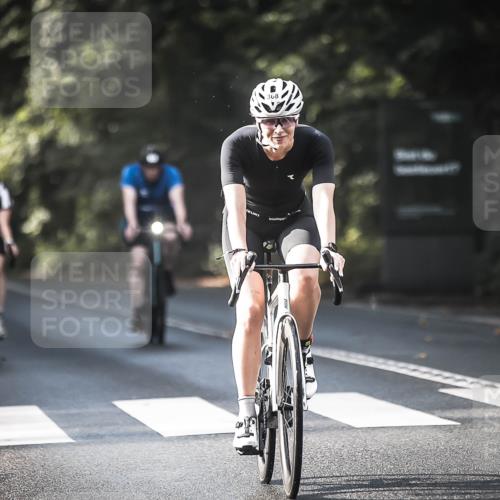 13.09.2026 - Stadtparktriathlon H.Heesch http://msf.ph/oto/10278111 13.09.2026 10:41:37 Radfahren 368, 387, 431, 538, 554, 586 meine-sportfotos.de