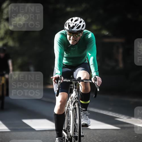 13.09.2026 - Stadtparktriathlon H.Heesch http://msf.ph/oto/10278170 13.09.2026 10:41:44 Radfahren 431, 478, 554, 583, 586 meine-sportfotos.de