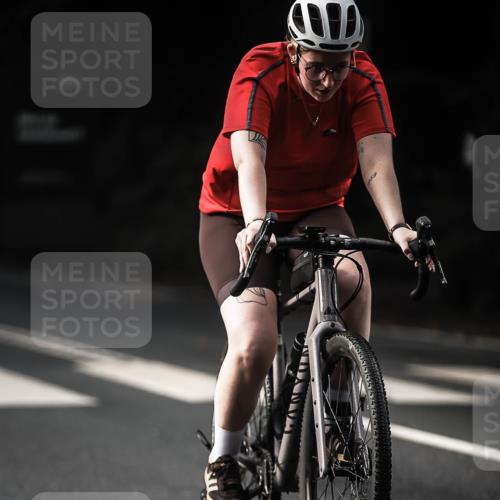 13.09.2026 - Stadtparktriathlon H.Heesch http://msf.ph/oto/10278221 13.09.2026 10:41:53 Radfahren 283, 510, 562, 583 meine-sportfotos.de