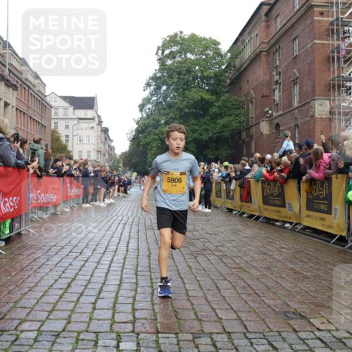 13.09.2026 - Kiel Lauf Yannick Fuchs http://msf.ph/oto/10278250 13.09.2026 08:51:13 Ziel 1238, 1724, 4159, 5010, 7033, 10463, 10970, 11688, 496, 497, 2125, 2343, 3106, 5792, 5959, 9612, 10957, 10987, 444, 909, 1243, 3683, 4741, 5211, 5439, 5906, 6699, 8206, 8657, 8883, 9379, 9929, 2443, 7511 meine-sportfotos.de