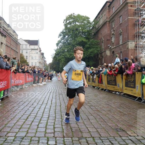13.09.2026 - Kiel Lauf Yannick Fuchs http://msf.ph/oto/10278256 13.09.2026 08:51:13 Ziel 1238, 1724, 4159, 5010, 7033, 10463, 10970, 11688, 496, 497, 2125, 2343, 3106, 5792, 5959, 9612, 10957, 10987, 444, 909, 1243, 3683, 4741, 5211, 5439, 5906, 6699, 8206, 8657, 8883, 9379, 9929, 2443, 7511 meine-sportfotos.de