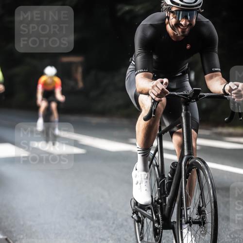 13.09.2026 - Stadtparktriathlon H.Heesch http://msf.ph/oto/10278339 13.09.2026 10:42:13 Radfahren 359, 371, 399, 421, 513, 530 meine-sportfotos.de