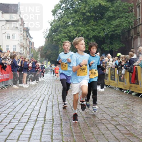 13.09.2026 - Kiel Lauf Yannick Fuchs http://msf.ph/oto/10278385 13.09.2026 08:51:21 Ziel 444, 909, 1238, 3683, 4159, 4741, 5010, 5211, 7033, 8883, 10463, 11688, 496, 497, 1724, 2343, 5959, 9612, 10957, 10970, 10987, 11688, 1243, 3779, 3901, 5130, 5439, 5793, 5906, 5976, 6532, 6699, 7521, 8206, 8538, 8657, 9379, 9929, 497, 2125, 3106, 5792, 9612, 10987 meine-sportfotos.de