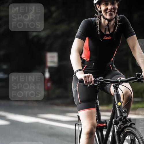 13.09.2026 - Stadtparktriathlon H.Heesch http://msf.ph/oto/10278406 13.09.2026 10:42:19 Radfahren 307, 359, 371, 399, 530 meine-sportfotos.de