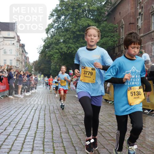 13.09.2026 - Kiel Lauf Yannick Fuchs http://msf.ph/oto/10278412 13.09.2026 08:51:22 Ziel 444, 909, 1238, 3683, 4159, 4741, 5010, 5211, 5439, 7033, 8883, 9929, 10463, 496, 1724, 2343, 5959, 10463, 10957, 10970, 10987, 11688, 1243, 3779, 3901, 5130, 5793, 5906, 5976, 6532, 6699, 7521, 8206, 8538, 8657, 9379, 12467, 497, 2125, 3106, 5792, 9612, 10987 meine-sportfotos.de