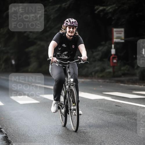 13.09.2026 - Stadtparktriathlon H.Heesch http://msf.ph/oto/10278414 13.09.2026 10:42:21 Radfahren 307, 371, 375, 399 meine-sportfotos.de