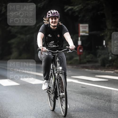 13.09.2026 - Stadtparktriathlon H.Heesch http://msf.ph/oto/10278420 13.09.2026 10:42:21 Radfahren 307, 371, 375, 399 meine-sportfotos.de