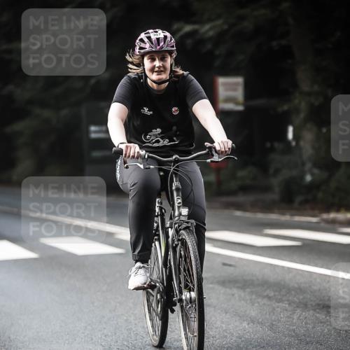 13.09.2026 - Stadtparktriathlon H.Heesch http://msf.ph/oto/10278421 13.09.2026 10:42:21 Radfahren 307, 371, 375, 399 meine-sportfotos.de