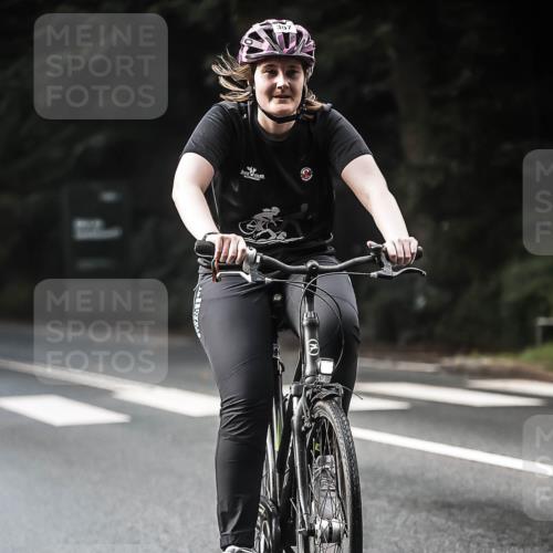 13.09.2026 - Stadtparktriathlon H.Heesch http://msf.ph/oto/10278427 13.09.2026 10:42:22 Radfahren 307, 371, 375 meine-sportfotos.de
