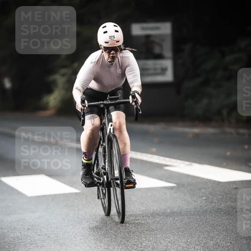 13.09.2026 - Stadtparktriathlon H.Heesch http://msf.ph/oto/10278437 13.09.2026 10:42:27 Radfahren 307, 375, 402, 456 meine-sportfotos.de