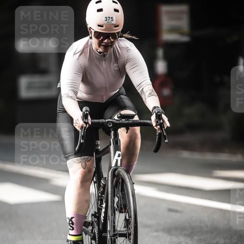 13.09.2026 - Stadtparktriathlon H.Heesch http://msf.ph/oto/10278450 13.09.2026 10:42:28 Radfahren 375, 402, 456, 514 meine-sportfotos.de