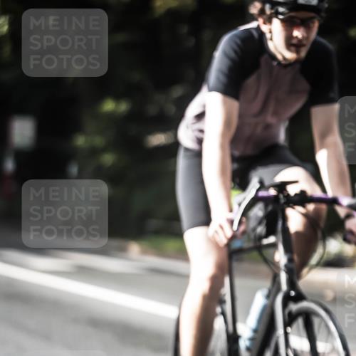 13.09.2026 - Stadtparktriathlon H.Heesch http://msf.ph/oto/10278483 13.09.2026 10:42:35 Radfahren 402, 456, 514 meine-sportfotos.de