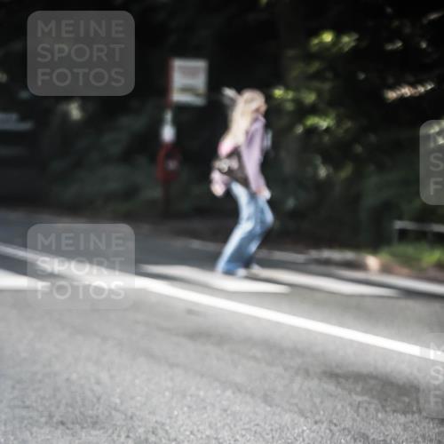 13.09.2026 - Stadtparktriathlon H.Heesch http://msf.ph/oto/10278613 13.09.2026 10:43:03 Radfahren 364, 437, 578 meine-sportfotos.de