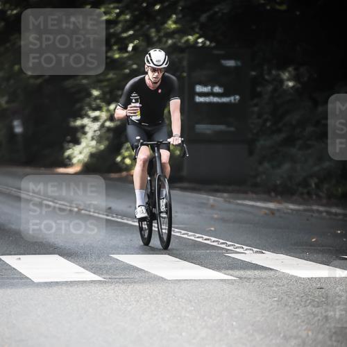 13.09.2026 - Stadtparktriathlon H.Heesch http://msf.ph/oto/10278721 13.09.2026 10:43:42 Radfahren 408, 416, 463, 480 meine-sportfotos.de