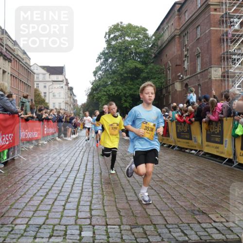 13.09.2026 - Kiel Lauf Yannick Fuchs http://msf.ph/oto/10278793 13.09.2026 08:51:44 Ziel 1210, 1572, 3779, 3901, 5130, 5169, 5580, 5793, 5976, 6532, 7521, 8538, 11448, 12102, 12467, 444, 909, 1238, 1243, 3683, 4159, 4741, 5010, 5211, 5439, 5906, 6699, 7033, 8206, 8657, 8883, 9379, 9929, 10463, 11688, 2020, 3392, 3538, 3557, 5810, 6205, 6372, 7171, 8543, 8700, 11608, 1724, 10463, 10970, 11688 meine-sportfotos.de