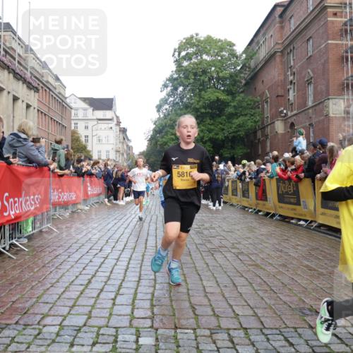 13.09.2026 - Kiel Lauf Yannick Fuchs http://msf.ph/oto/10278814 13.09.2026 08:51:45 Ziel 1210, 1572, 3779, 3901, 5130, 5169, 5580, 5793, 5976, 6532, 7521, 8538, 11448, 12102, 12467, 444, 909, 1238, 1243, 3683, 4159, 4741, 5010, 5211, 5439, 5793, 5906, 6699, 7033, 8206, 8657, 8883, 9379, 9929, 10463, 11688, 2020, 3392, 3538, 3557, 5810, 6205, 6372, 7171, 8543, 8700, 11608, 1238, 1724, 10463, 10970, 11688 meine-sportfotos.de
