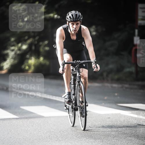 13.09.2026 - Stadtparktriathlon H.Heesch http://msf.ph/oto/10278839 13.09.2026 10:43:59 Radfahren 482, 488, 528, 536, 581 meine-sportfotos.de