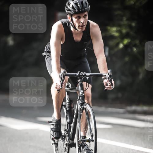 13.09.2026 - Stadtparktriathlon H.Heesch http://msf.ph/oto/10278851 13.09.2026 10:44:00 Radfahren 482, 528, 536, 581 meine-sportfotos.de