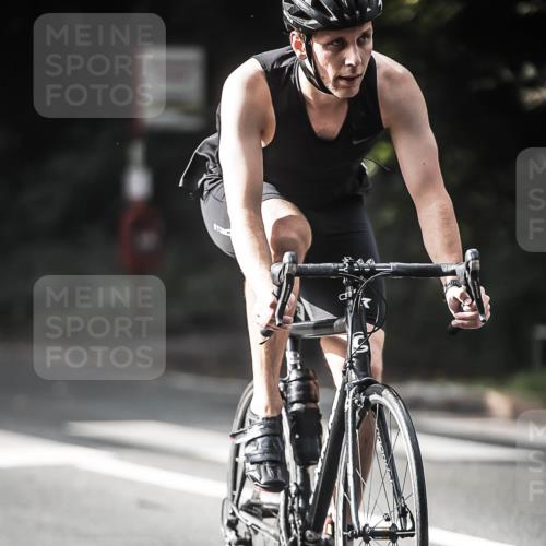 13.09.2026 - Stadtparktriathlon H.Heesch http://msf.ph/oto/10278854 13.09.2026 10:44:00 Radfahren 482, 528, 536, 581 meine-sportfotos.de