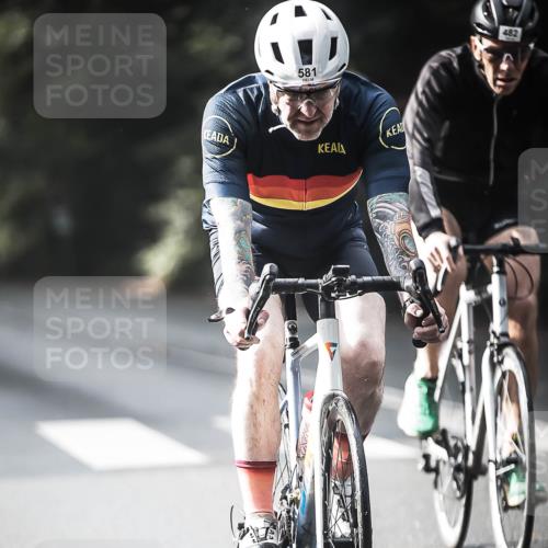 13.09.2026 - Stadtparktriathlon H.Heesch http://msf.ph/oto/10278868 13.09.2026 10:44:04 Radfahren 412, 482, 528, 540, 581 meine-sportfotos.de