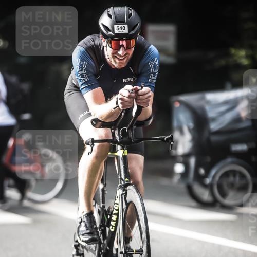 13.09.2026 - Stadtparktriathlon H.Heesch http://msf.ph/oto/10278919 13.09.2026 10:44:10 Radfahren 412, 482, 540 meine-sportfotos.de