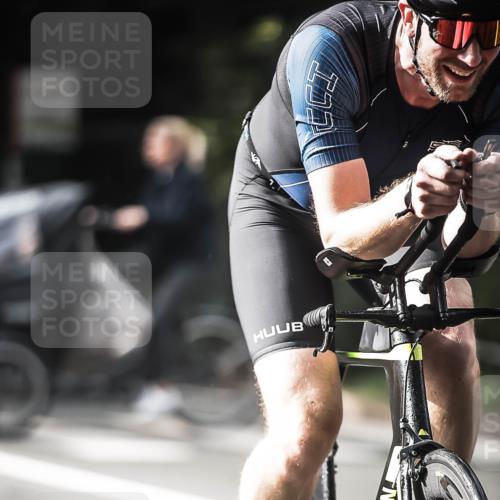 13.09.2026 - Stadtparktriathlon H.Heesch http://msf.ph/oto/10278928 13.09.2026 10:44:10 Radfahren 412, 482, 540 meine-sportfotos.de