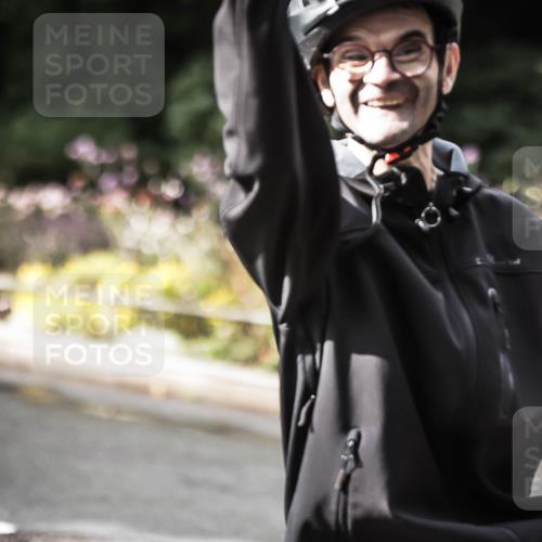 13.09.2026 - Stadtparktriathlon H.Heesch http://msf.ph/oto/10278970 13.09.2026 10:44:23 Radfahren 342, 499, 582 meine-sportfotos.de