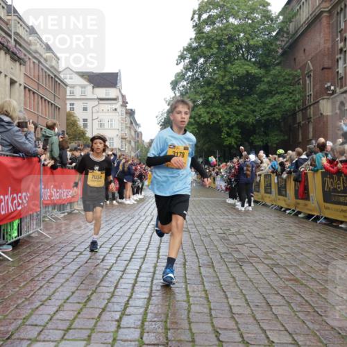 13.09.2026 - Kiel Lauf Yannick Fuchs http://msf.ph/oto/10278978 13.09.2026 08:51:53 Ziel 1210, 1572, 2020, 5169, 5580, 6205, 7171, 8543, 8700, 11448, 12102, 444, 909, 1243, 3683, 3779, 3901, 4741, 5130, 5211, 5439, 5793, 5906, 5976, 6532, 6699, 7521, 8206, 8538, 8657, 8883, 9379, 9929, 11448, 12467, 2015, 3178, 3392, 3538, 3557, 5810, 6372, 7034, 8477, 8736, 10826, 11608, 909, 1238, 3683, 4159, 4741, 5010, 7033, 10463, 11688 meine-sportfotos.de