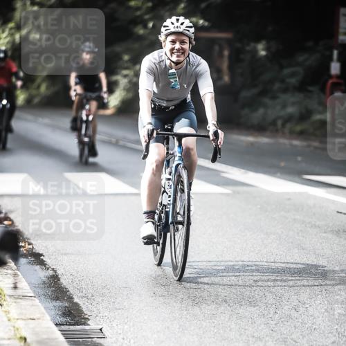 13.09.2026 - Stadtparktriathlon H.Heesch http://msf.ph/oto/10279007 13.09.2026 10:44:34 Radfahren 277, 383, 405, 445, 454 meine-sportfotos.de