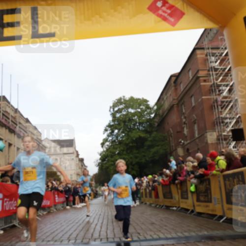 13.09.2026 - Kiel Lauf Yannick Fuchs http://msf.ph/oto/10279016 13.09.2026 08:52:00 Ziel 2020, 3392, 3538, 3557, 5810, 6205, 6372, 7171, 8543, 8700, 11608, 444, 1210, 1243, 1572, 3779, 3901, 5130, 5169, 5439, 5580, 5793, 5906, 5976, 6532, 6699, 7521, 8206, 8538, 8657, 8883, 9379, 9929, 11448, 12102, 12467, 2015, 3178, 3871, 6937, 7034, 8477, 8736, 10102, 10826, 11752, 444, 909, 3683, 4741, 5211, 5439, 8657, 8883, 9379, 9929 meine-sportfotos.de