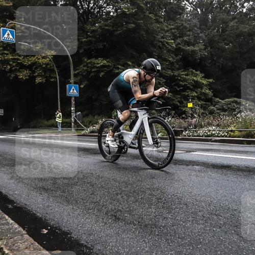 13.09.2026 - Stadtparktriathlon H.Heesch http://msf.ph/oto/10279018 13.09.2026 08:54:04 Radfahren 18, 34, 41 meine-sportfotos.de