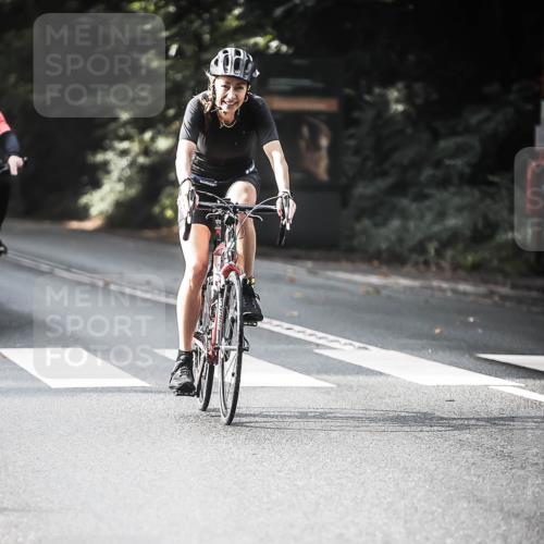 13.09.2026 - Stadtparktriathlon H.Heesch http://msf.ph/oto/10279023 13.09.2026 10:44:35 Radfahren 277, 347, 383, 405, 445, 454 meine-sportfotos.de