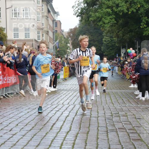 13.09.2026 - Kiel Lauf Yannick Fuchs http://msf.ph/oto/10279054 13.09.2026 08:52:02 Ziel 2015, 2020, 3392, 3538, 3557, 5810, 6205, 6372, 7171, 8736, 10826, 11608, 1210, 1243, 1572, 2020, 3779, 3901, 5130, 5169, 5439, 5580, 5793, 5906, 5976, 6532, 6699, 7521, 8206, 8538, 8543, 8657, 8700, 9379, 9929, 11448, 12102, 12467, 1647, 1809, 3178, 3871, 6937, 7034, 8477, 9381, 10102, 11752, 444, 909, 3683, 4741, 5211, 5439, 5906, 6699, 8657, 8883, 9379, 9929 meine-sportfotos.de