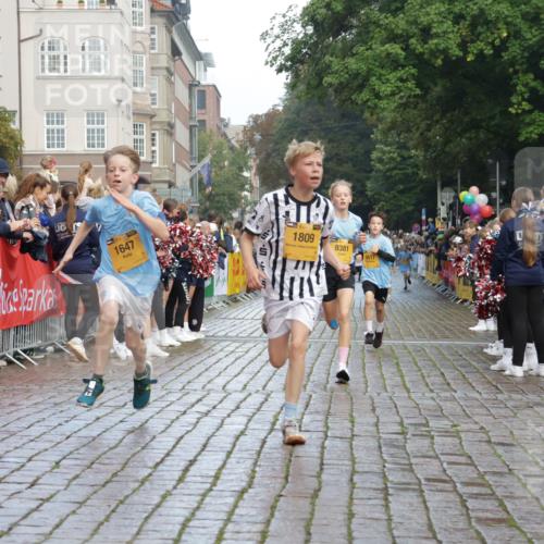 13.09.2026 - Kiel Lauf Yannick Fuchs http://msf.ph/oto/10279059 13.09.2026 08:52:02 Ziel 2015, 2020, 3392, 3538, 3557, 5810, 6205, 6372, 7171, 8736, 10826, 11608, 1210, 1243, 1572, 2020, 3779, 3901, 5130, 5169, 5439, 5580, 5793, 5906, 5976, 6532, 6699, 7521, 8206, 8538, 8543, 8657, 8700, 9379, 9929, 11448, 12102, 12467, 1647, 1809, 3178, 3871, 6937, 7034, 8477, 9381, 10102, 11752, 444, 909, 3683, 4741, 5211, 5439, 5906, 6699, 8657, 8883, 9379, 9929 meine-sportfotos.de