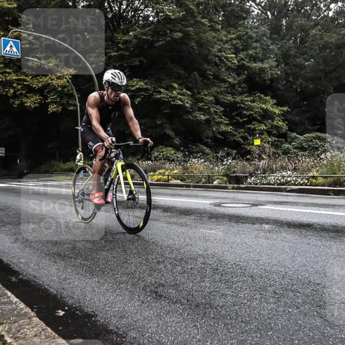 13.09.2026 - Stadtparktriathlon H.Heesch http://msf.ph/oto/10279111 13.09.2026 08:56:13 Radfahren 57, 60, 93 meine-sportfotos.de