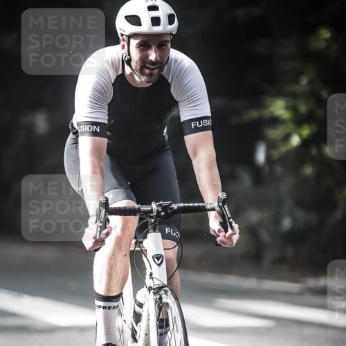 13.09.2026 - Stadtparktriathlon H.Heesch http://msf.ph/oto/10279131 13.09.2026 10:44:53 Radfahren 389, 469, 483, 491, 527, 568, 579 meine-sportfotos.de