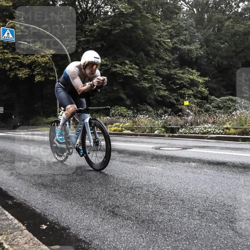 13.09.2026 - Stadtparktriathlon H.Heesch http://msf.ph/oto/10279169 13.09.2026 08:57:38 Radfahren 72, 86, 90, 145 meine-sportfotos.de