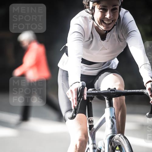 13.09.2026 - Stadtparktriathlon H.Heesch http://msf.ph/oto/10279180 13.09.2026 10:44:59 Radfahren 354, 389, 483, 491, 527, 568, 579 meine-sportfotos.de