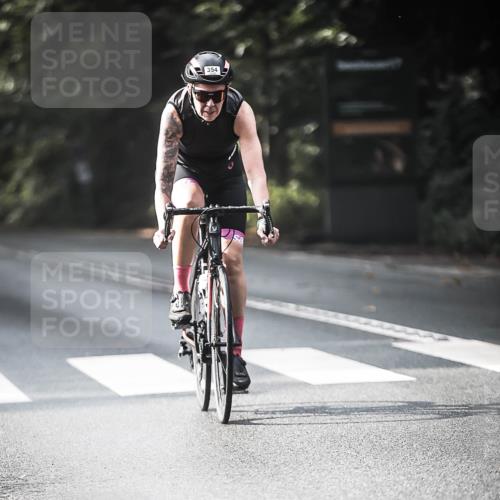 13.09.2026 - Stadtparktriathlon H.Heesch http://msf.ph/oto/10279187 13.09.2026 10:45:04 Radfahren 354, 389, 524, 534 meine-sportfotos.de