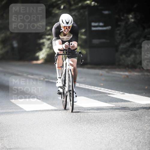 13.09.2026 - Stadtparktriathlon H.Heesch http://msf.ph/oto/10279211 13.09.2026 10:45:07 Radfahren 354, 518, 524, 529, 534, 584 meine-sportfotos.de