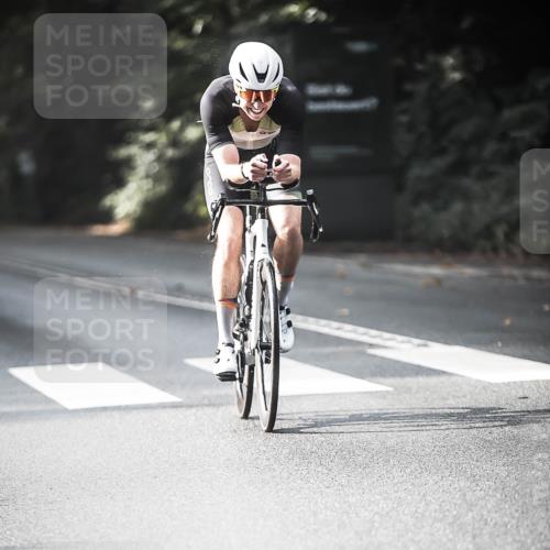 13.09.2026 - Stadtparktriathlon H.Heesch http://msf.ph/oto/10279214 13.09.2026 10:45:07 Radfahren 354, 518, 524, 529, 534, 584 meine-sportfotos.de