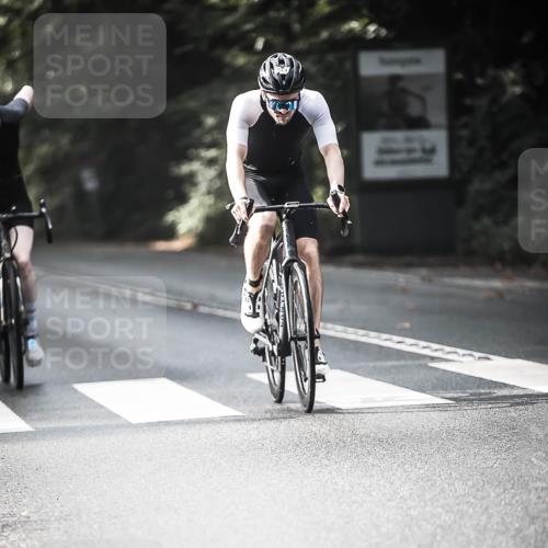 13.09.2026 - Stadtparktriathlon H.Heesch http://msf.ph/oto/10279259 13.09.2026 10:45:13 Radfahren 398, 434, 459, 490, 518, 524, 529, 534, 584 meine-sportfotos.de
