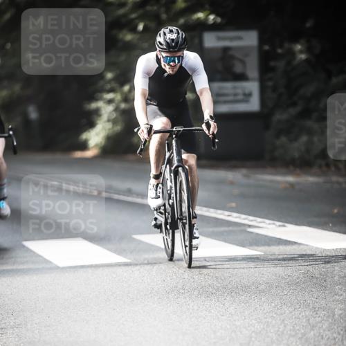 13.09.2026 - Stadtparktriathlon H.Heesch http://msf.ph/oto/10279262 13.09.2026 10:45:13 Radfahren 398, 434, 459, 490, 518, 524, 529, 534, 584 meine-sportfotos.de