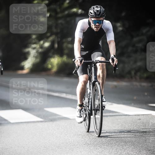 13.09.2026 - Stadtparktriathlon H.Heesch http://msf.ph/oto/10279269 13.09.2026 10:45:13 Radfahren 398, 434, 459, 490, 518, 524, 529, 534, 584 meine-sportfotos.de