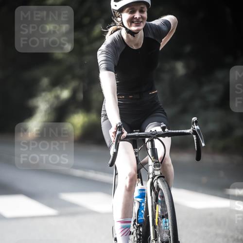 13.09.2026 - Stadtparktriathlon H.Heesch http://msf.ph/oto/10279285 13.09.2026 10:45:14 Radfahren 398, 434, 459, 490, 518, 524, 529, 584 meine-sportfotos.de