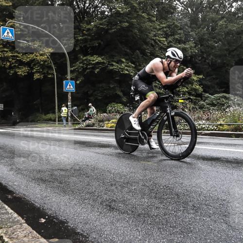 13.09.2026 - Stadtparktriathlon H.Heesch http://msf.ph/oto/10279361 13.09.2026 08:59:49 Radfahren 1, 17, 69, 123, 141 meine-sportfotos.de
