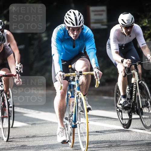 13.09.2026 - Stadtparktriathlon H.Heesch http://msf.ph/oto/10279434 13.09.2026 10:45:32 Radfahren 346, 370, 385, 419, 433, 452, 460, 484, 497, 504, 523, 553, 564 meine-sportfotos.de