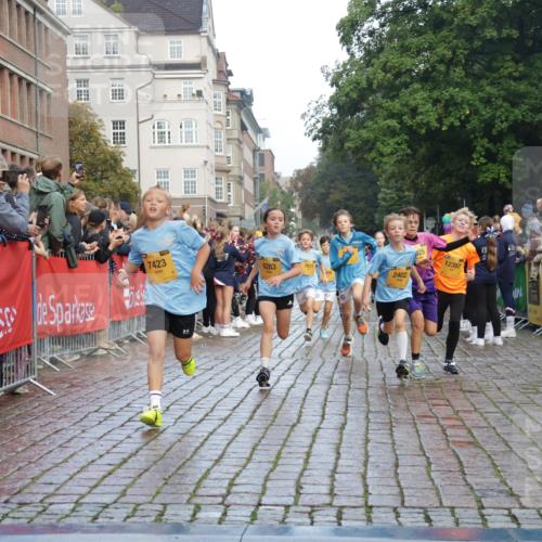 13.09.2026 - Kiel Lauf Yannick Fuchs http://msf.ph/oto/10279453 13.09.2026 08:52:31 Ziel 1647, 1809, 3782, 5075, 6517, 7881, 9381, 10396, 10779, 12460, 1647, 1809, 2015, 3178, 3392, 3538, 3557, 3871, 5810, 6372, 6937, 7034, 8477, 8736, 10102, 10826, 11608, 11752, 1799, 2402, 2609, 2613, 4158, 4668, 5121, 5334, 5405, 6210, 6283, 7025, 7423, 7894, 8745, 10414, 11248, 12397, 12454, 2020, 6205, 7171, 8543, 8700, 12102 meine-sportfotos.de