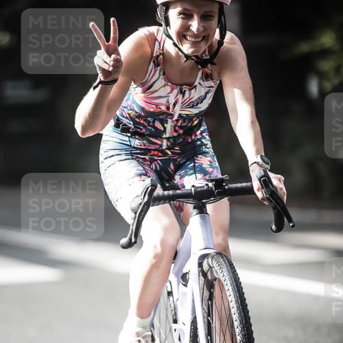 13.09.2026 - Stadtparktriathlon H.Heesch http://msf.ph/oto/10279472 13.09.2026 10:45:36 Radfahren 248, 370, 385, 414, 419, 427, 433, 452, 460, 484, 494, 504, 523, 553, 564 meine-sportfotos.de