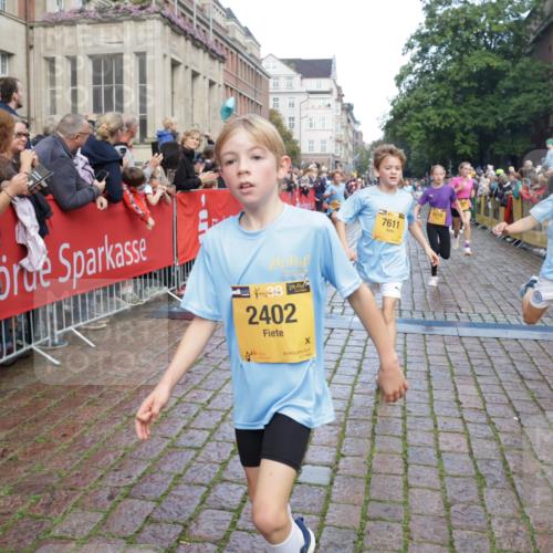 13.09.2026 - Kiel Lauf Yannick Fuchs http://msf.ph/oto/10279520 13.09.2026 08:52:35 Ziel 1799, 2613, 3782, 5075, 7881, 7894, 10396, 10779, 12460, 1647, 1809, 2015, 3178, 3392, 3538, 3557, 3871, 5810, 6372, 6517, 6937, 7034, 8477, 8736, 9381, 10102, 10826, 11608, 11752, 2402, 2609, 4158, 4668, 5121, 5147, 5334, 5405, 6210, 6283, 7025, 7423, 7611, 8745, 10024, 10414, 10991, 11248, 12397, 12454, 12488, 3392, 3538, 3557, 5810, 6205, 6372, 7171 meine-sportfotos.de